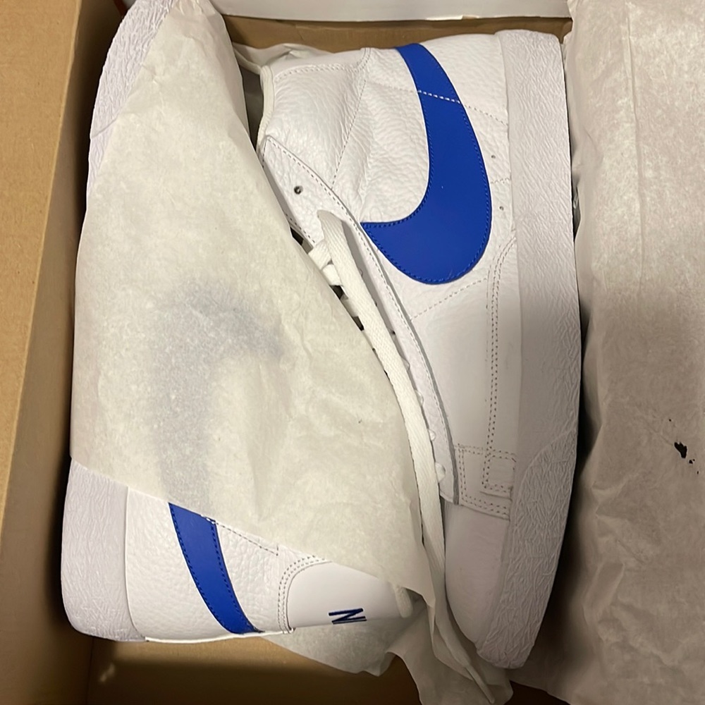 NIKE BLAZER RETRO
